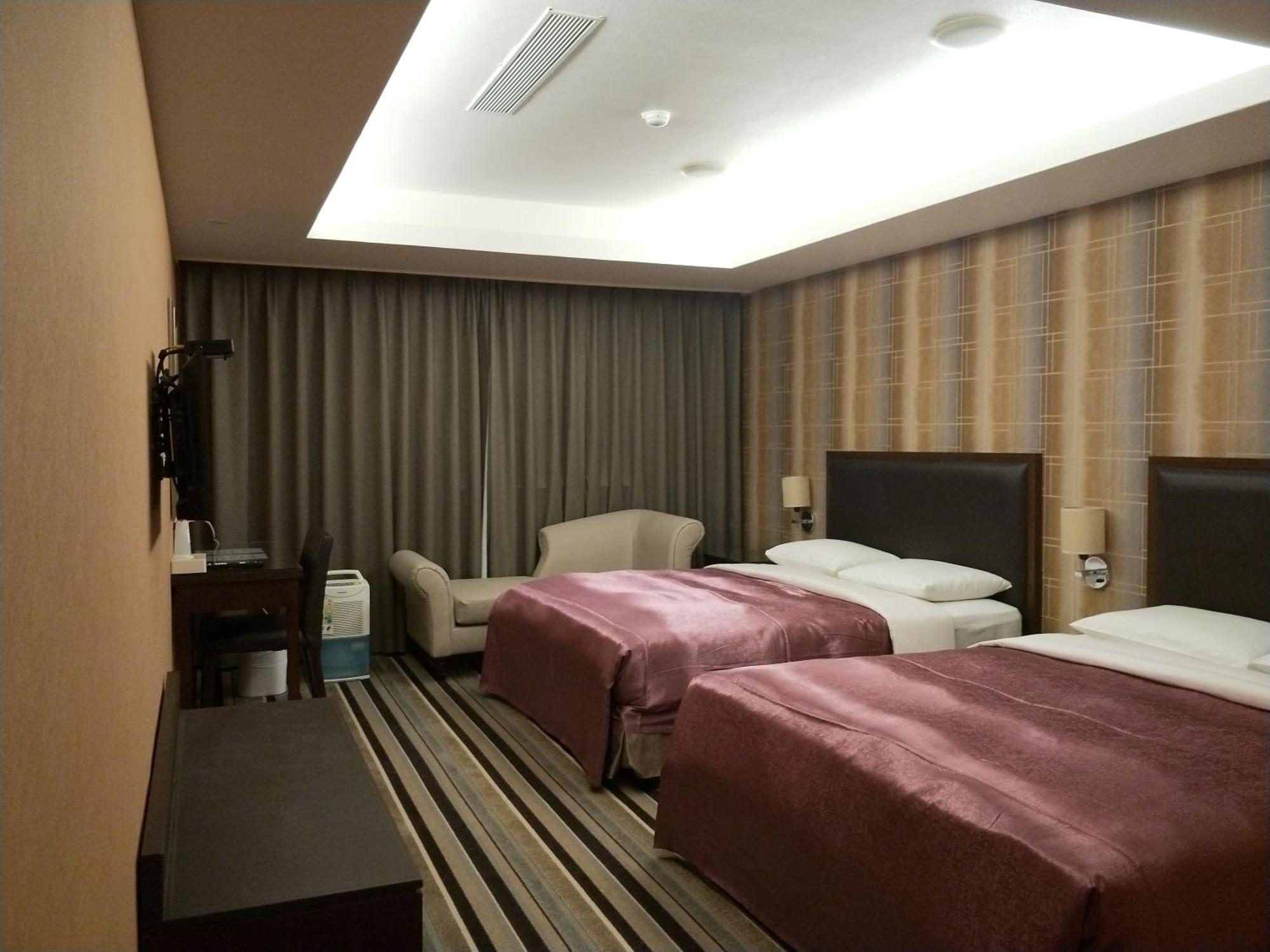 เมโทรโพลิส โฮเต็ล Hotel เถาหยวน ภายนอก รูปภาพ